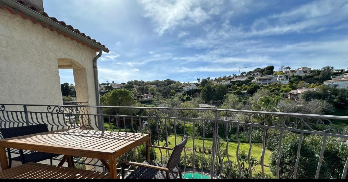 Villa Constance 3 Antibes - Spacieux Logement En Dernier Etage Екстер'єр фото