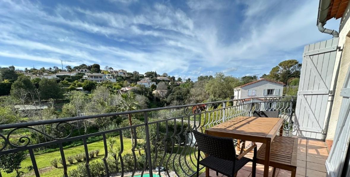 Villa Constance 3 Antibes - Spacieux Logement En Dernier Etage Екстер'єр фото